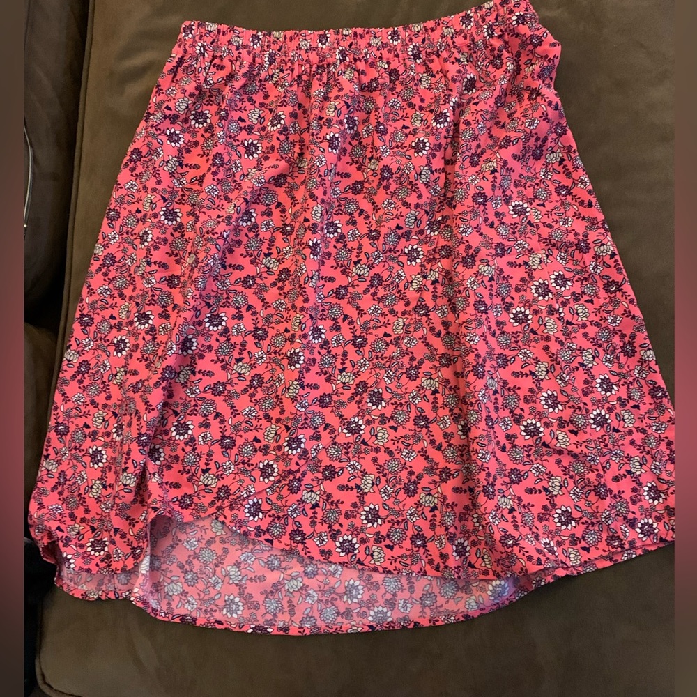 Loft outlet pull on skirt - size small - new with tags
